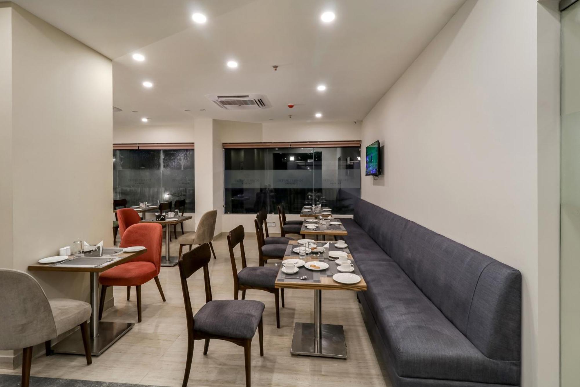 Starlit Suites Newtown โกลกาตา ภายนอก รูปภาพ